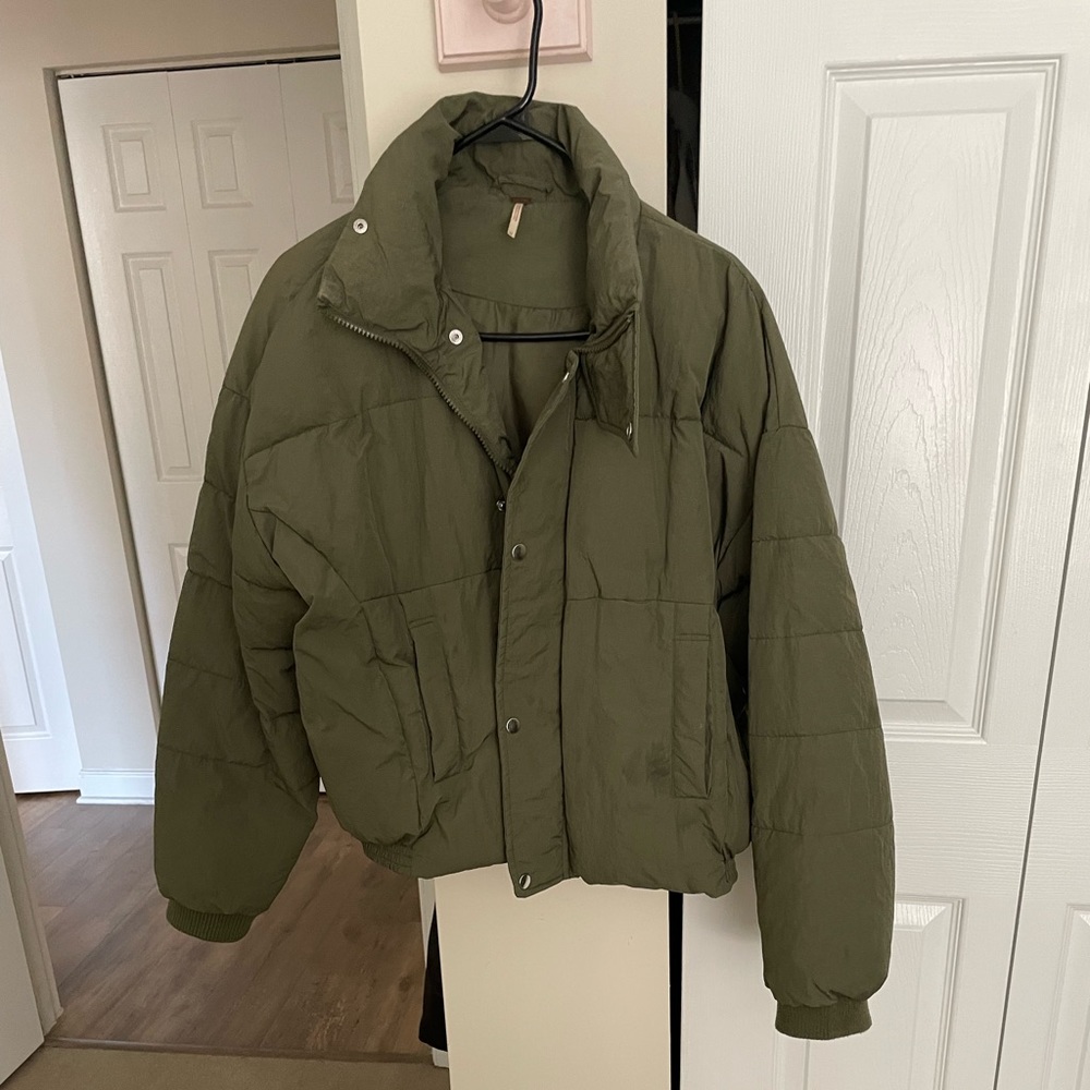 Free People Slouchy Cropped Puffer, Olive Green, XS